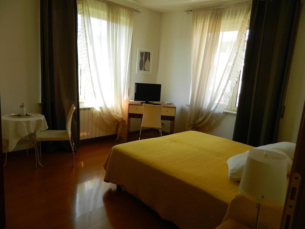 Casa Vacanze Le Terrazze Βερόνα Δωμάτιο φωτογραφία